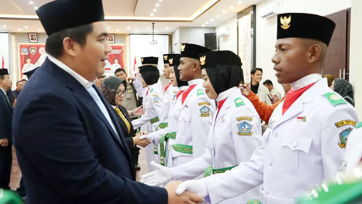 Kukuhkan 26 Anggota Paskibraka 2025, Bupati Bintan: Selamat Bertugas! Jalankan Tugas Kebanggaan