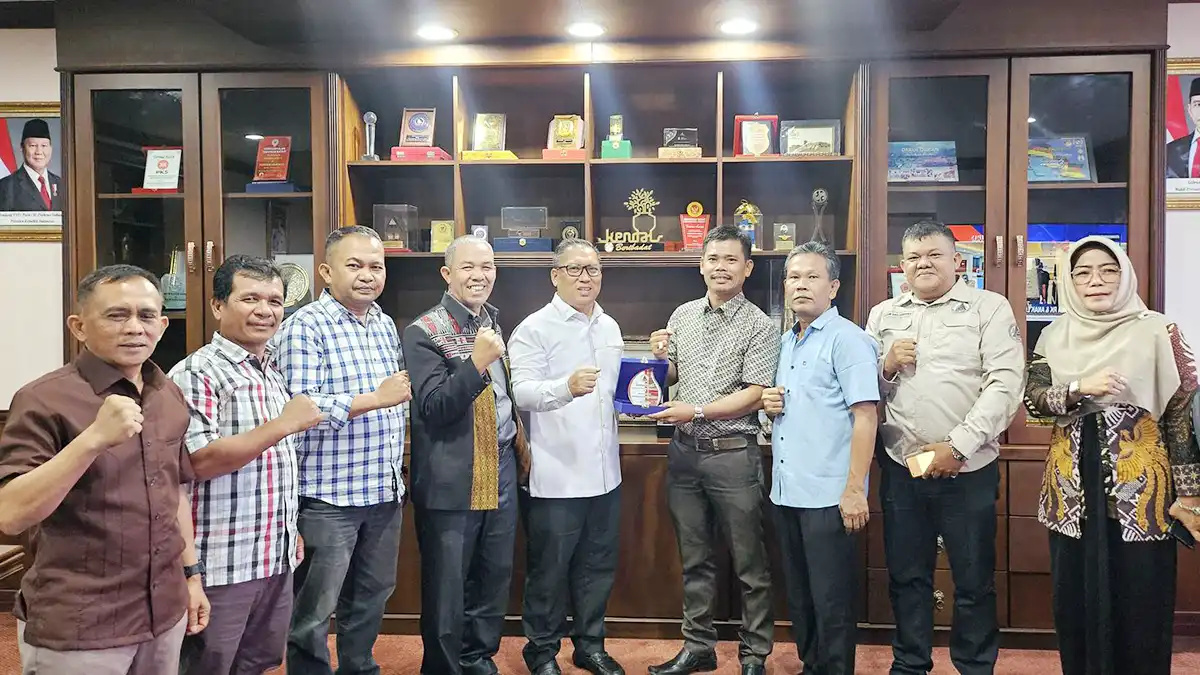 Perkumpulan Keluarga Banjarnahor Ajak Wagub Kepri Tanam 1.000 Pohon di Batam