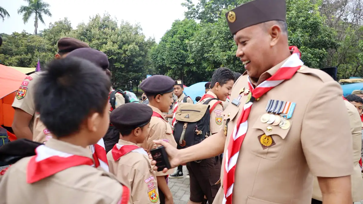 Pramuka Bekasi Berkemah di Plaza Pemkot, Belajar Kepemimpinan dari Wali Kota