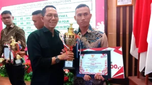 HUT RI ke-80, Yonif 136/Tuah Sakti Raih Juara 1 Gerak Jalan Beregu Kota Batam