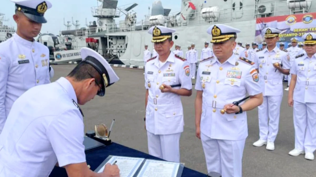 Lulusan Terbaik Seskoal Rusia, Mayor Laut Firman Cahyadi Jadi Komandan Baru KRI Sutanto-377