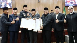 Pemkot dan DPRD Kota Bekasi Sepakati Perubahan Anggaran 2025, Honor RT/RW Naik dan Dana Hibah Segera Cair