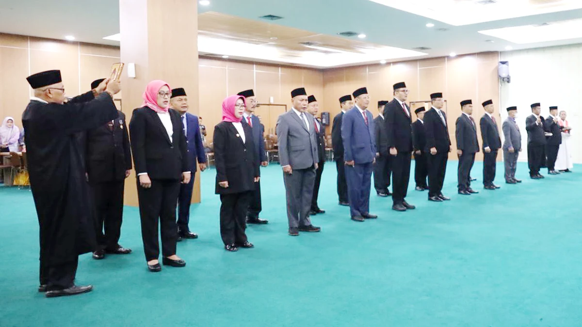 Rotasi Perdana, Tri Adhianto Lantik 19 Pejabat Eselon II Kota Bekasi, Ada Arief Maulana dan Satia Sriwijayanti