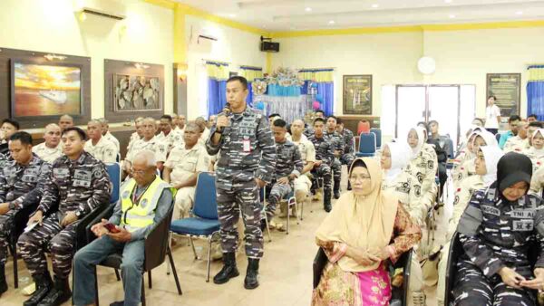 Rumkital Dr Midiyato Suratani Gelar Pelatihan Bantuan Hidup Dasar di Momen Harkesal 2025