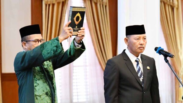 Adi Prihantara Dilantik Jadi Pejabat Fungsional Ahli Utama, Gubernur Ansar Tugaskan Sebagai Plh Sekda Kepri