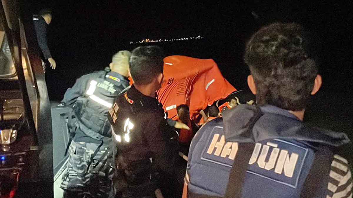 Aksi Heroik TNI AL Selamatkan 19 Awak Kapal dari Laut Bergelombang di Perairan Pulau Kanipan Karimun