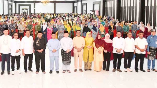 Gubernur Ansar Serahkan Insentif Rp6,67 Miliar Kepada 13.348 Guru Pendidikan Keagamaan Nonformal dan Penyuluh Agama Non-PNS se-Kepri