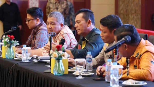 Gubernur Ansar Siap Fasilitasi Driver Online Bahas Tarif Dasar ke Jakarta
