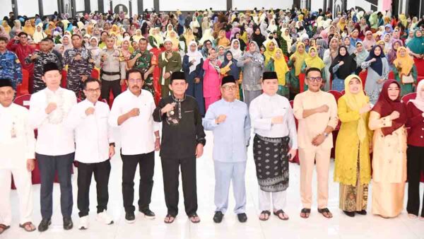 Gubernur Kepri Serahkan Bantuan Sarana Produksi Budi Daya Jagung Seluas 10 Hektare bagi Masyarakat Kota Batam