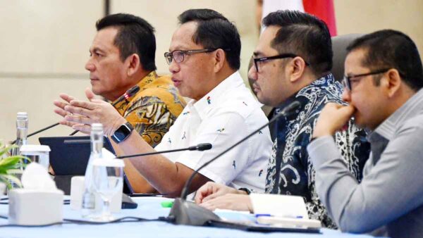 Mendagri Tito Carnavian Tekankan Pentingnya Sinergi Pemerintah Daerah di Wilayah Sumatera