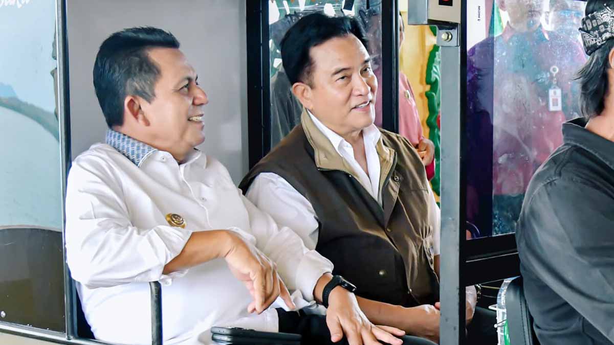 Menko Yusril Napak Tilas Jejak Leluhur di Pulau Penyengat