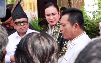 Menteri Pariwisata dan BPJPH Tinjau Pulau Penyengat, Serahkan Sertifikat Halal untuk 438 Produk UMKM