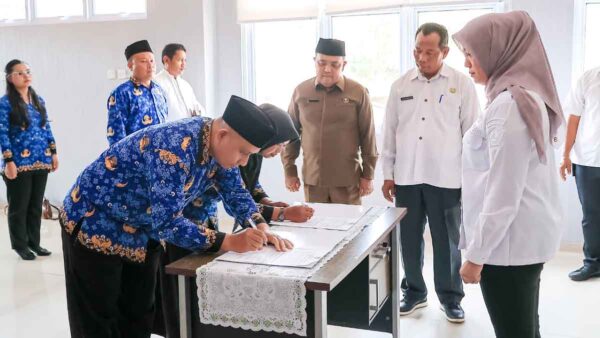 Wabup Deby Maryanti Lantik 17 Pejabat Fungsional: Tuntut Kinerja dan Pelayanan Prima