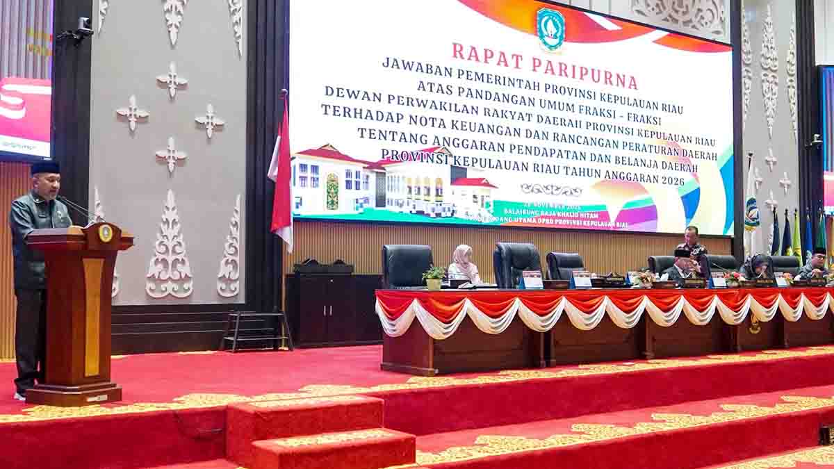 Fraksi-Fraksi DPRD Kepri Terima Jawaban Pemerintah atas Ranperda APBD 2026
