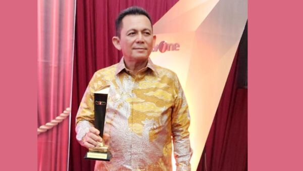 Gubernur Ansar Ahmad, Sosok Pemimpin yang “Berpeluh” untuk Kepri