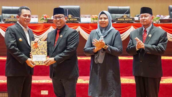 Gubernur Ansar Sampaikan Nota Keuangan dan Rancangan APBD Kepri 2026 dalam Rapat Paripurna DPRD