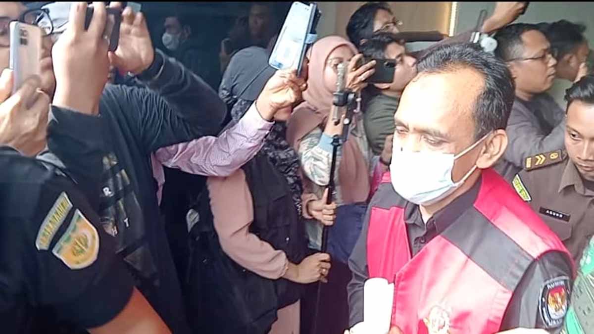 Korupsi Pilkada Karimun: Sekretaris KPU dan Tiga Bawahan Resmi Jadi Tersangka