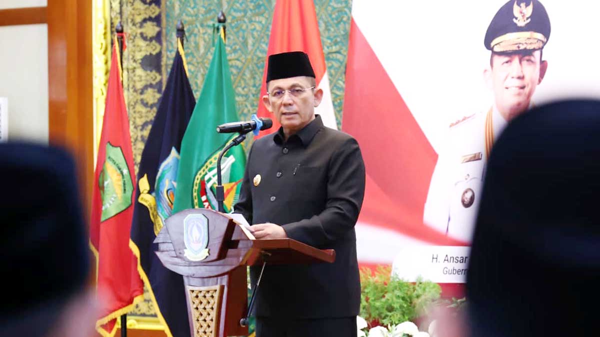 Lantik Anggota BPSK Batam, Gubernur Ansar: BPSK Harus Jadi Garda Terdepan Perlindungan Konsumen