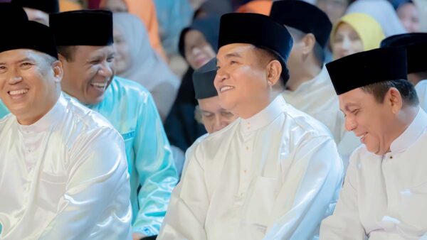 Menko Yusril Hadiri Tabligh Akbar di Lingga, Gubernur Ansar Paparkan Capaian Kepri dan Serahkan Bantuan Sosial