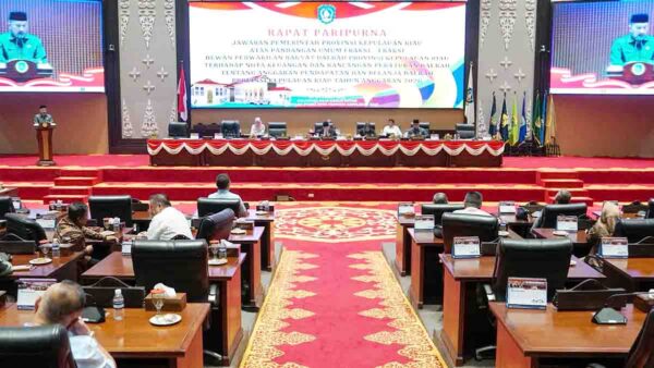 Paripurna DPRD Kepri Bahas Jawaban Pemerintah atas Nota Keuangan 2026