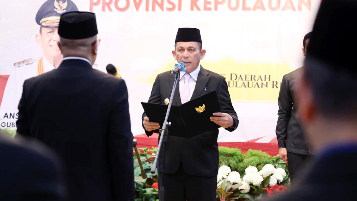 Pelantikan Pj Sekda Kepri, Gubernur Ansar Ingatkan Tanggung Jawab Besar Jabatan Sekda