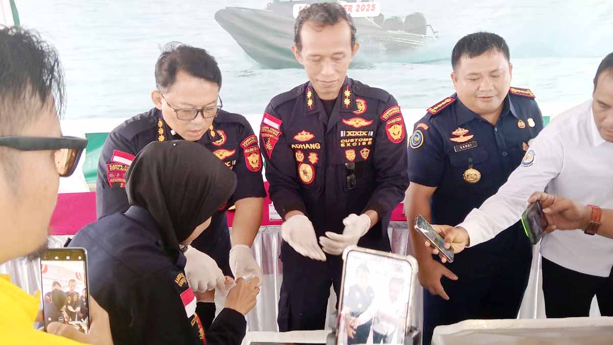 DJBC Kepri Gagalkan Penyelundupan 129.965 Benih Bening Lobster di Perairan Batam