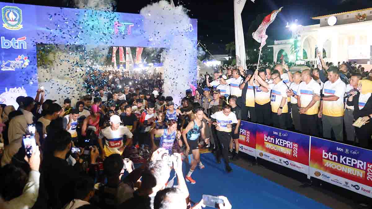 Gubernur Ansar Lepas 3.300 Peserta BTN Kepri Moon Run 2025 di Tanjungpinang