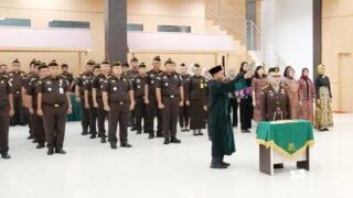 Kajati Kepri Lantik Wakajati Baru Diah Yuliastuti, Tekankan Tanggung Jawab dan Peningkatan Kinerja