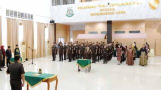 Lantik Diah Yuliastuti, Ini Tiga Arahan Penting Kajati Kepri untuk Wakajati Kepri yang Baru