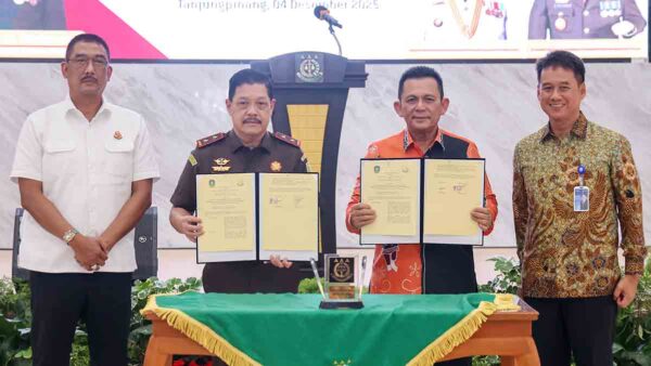 MoU Pidana Kerja Sosial Ditandatangani, Kejati Kepri dan Pemprov Perkuat Sinergi Penegakan Hukum Humanis