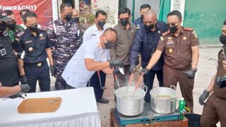 Sabu, Ganja hingga Rokok Ilegal Dimusnahkan Kejari Karimun