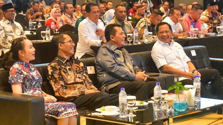 Ansar Ahmad Dampingi Mendagri Tito Tutup Rakernas APKASI 2026 di Batam