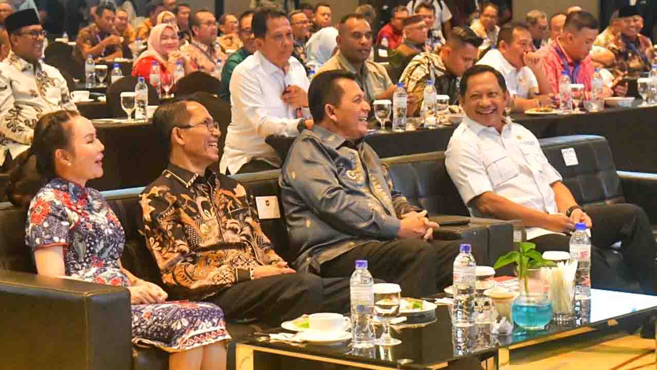 Ansar Ahmad Dampingi Mendagri Tito Tutup Rakernas APKASI 2026 di Batam