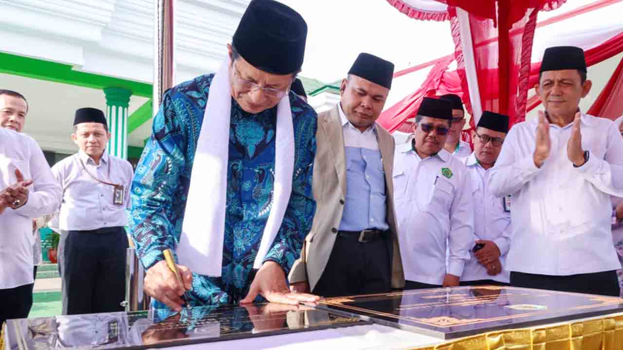 Didampingi Gubernur Kepri, Pembangunan MAN Natuna Resmi Ditandatangani Menag RI