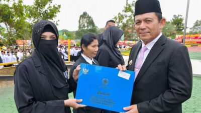 Diserahkan Gubernur Ansar, ASN Kemenag Kepri Terima Satyalancana Karya Satya pada HAB ke-80