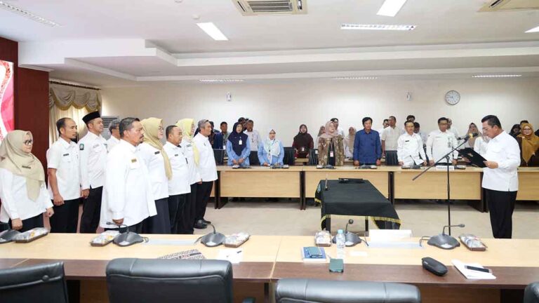 Gubernur Ansar Kukuhkan Tim Pengawasan Bahasa Indonesia di Kepri