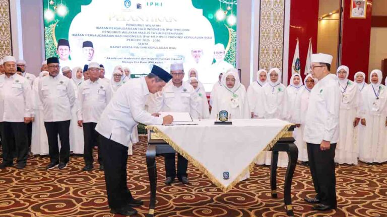 Gubernur Ansar Lantik Pengurus PW IPHI dan PW MTP-IPHI Kepri Periode 2025–2030
