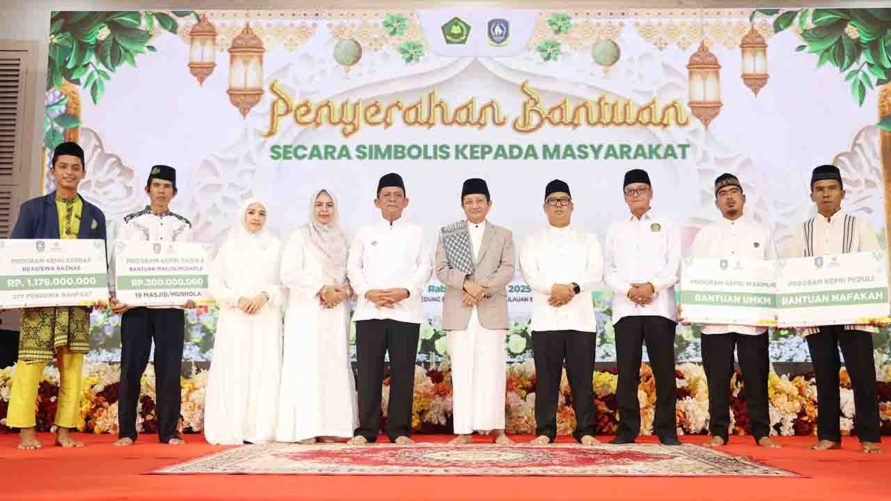 Program Kepri Cerdas Dorong Akses Pendidikan bagi Pelajar Kurang Mampu