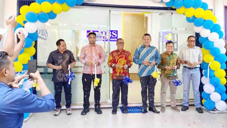Wagub Nyanyang Resmikan BPR Dana Bintan Sejahtera Cabang Batam