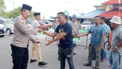 Antusias Warga Warnai Aksi Takjil Gratis Polsek KKP Karimun