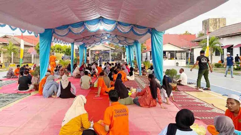 Buka Puasa Bersama di Rutan Karimun, 111 Pengunjung Hadir Temui Warga Binaan