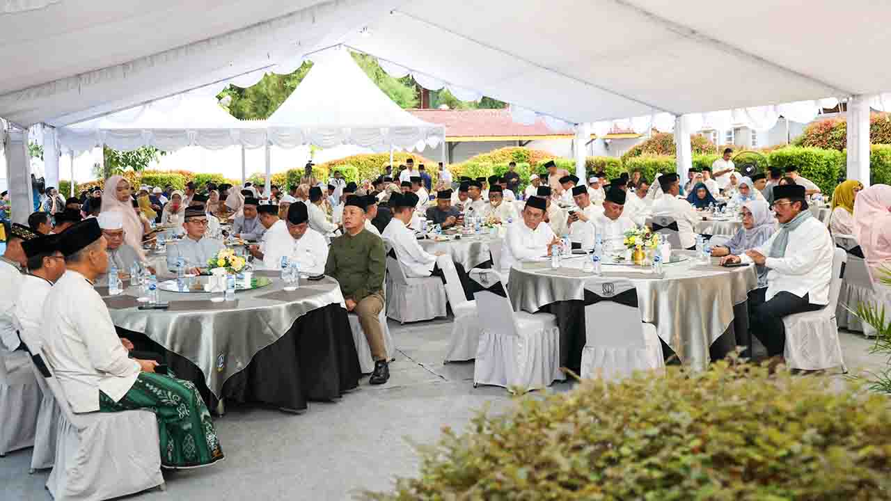 Eks Gubernur Nurdin Basirun Hadiri Buka Puasa Bersama Pemprov Kepri di Gedung Daerah