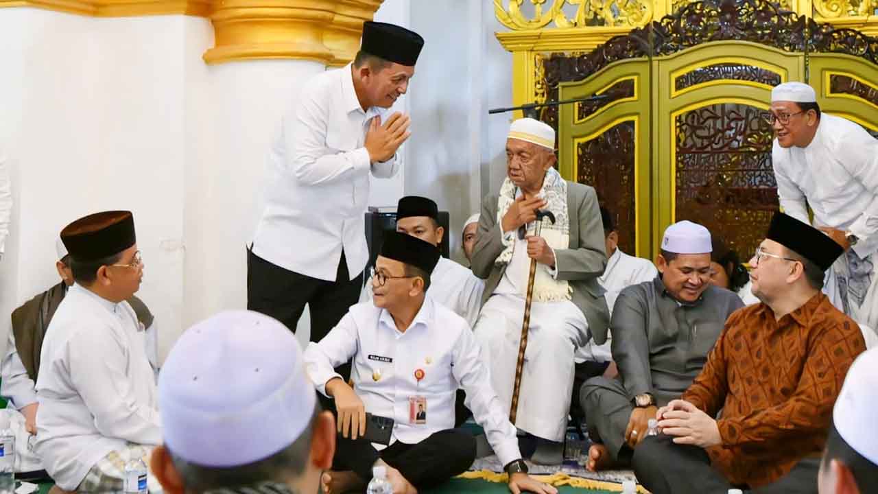 Gubernur Ansar Hadiri Haul Syekh Syihabuddin di Pulau Penyengat