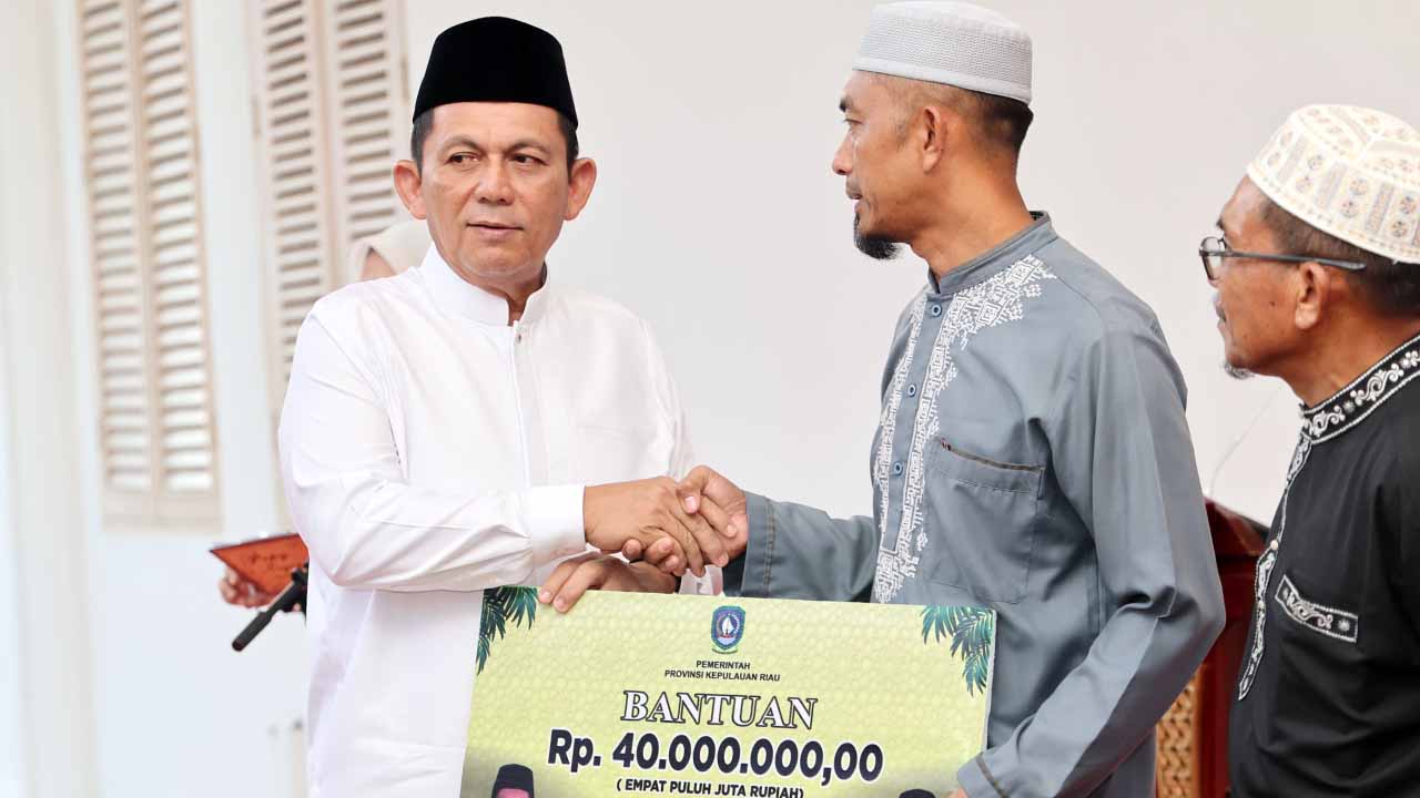 Masjid di Kamboja dan Bukit Bestari Dapat Bantuan Rp40 Juta
