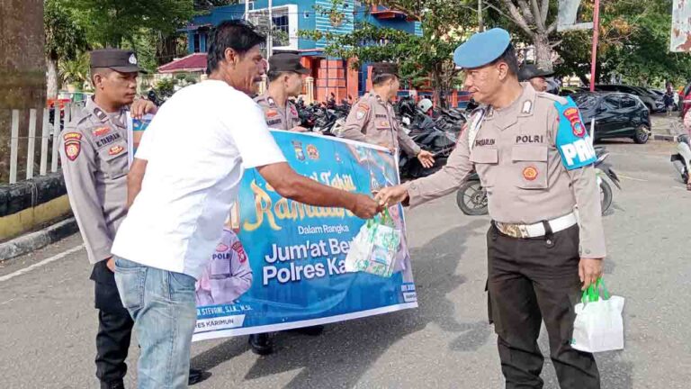 Polsek KKP Karimun Jadwalkan Bagi Takjil Rutin Setiap Jumat Ramadhan