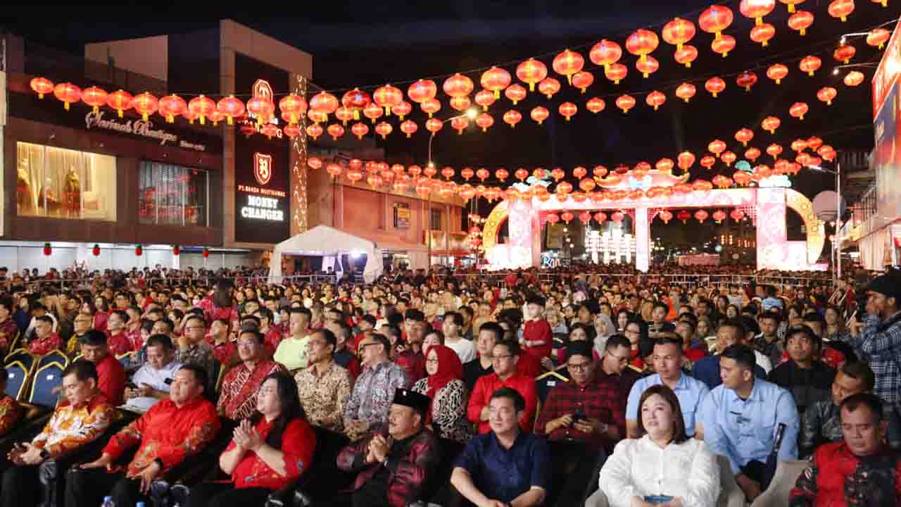 Wagub Kepri Apresiasi PSMTI Hiasi Nagoya dengan Lampion Merah