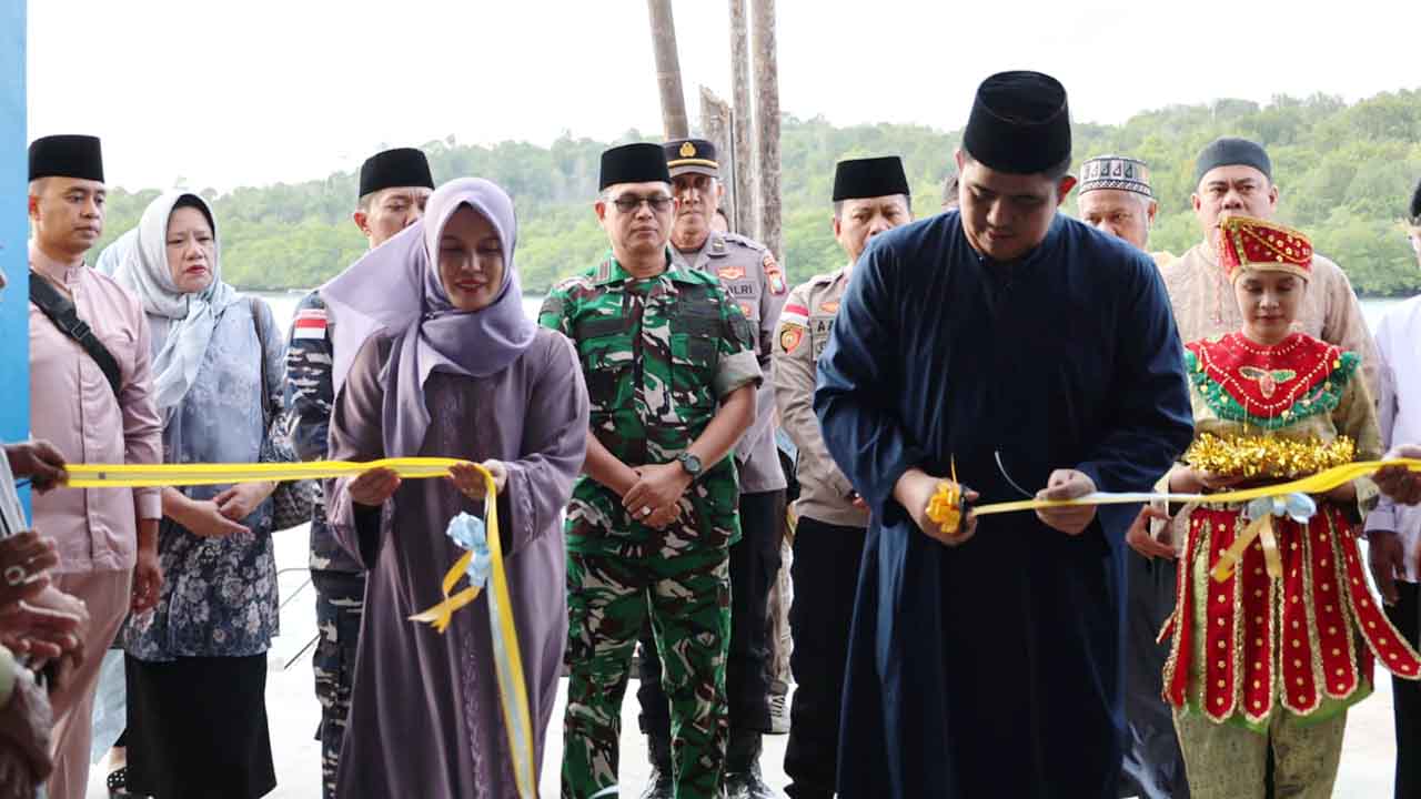 Warga Mantang Kini Nikmati Dermaga dengan Fasilitas Lengkap