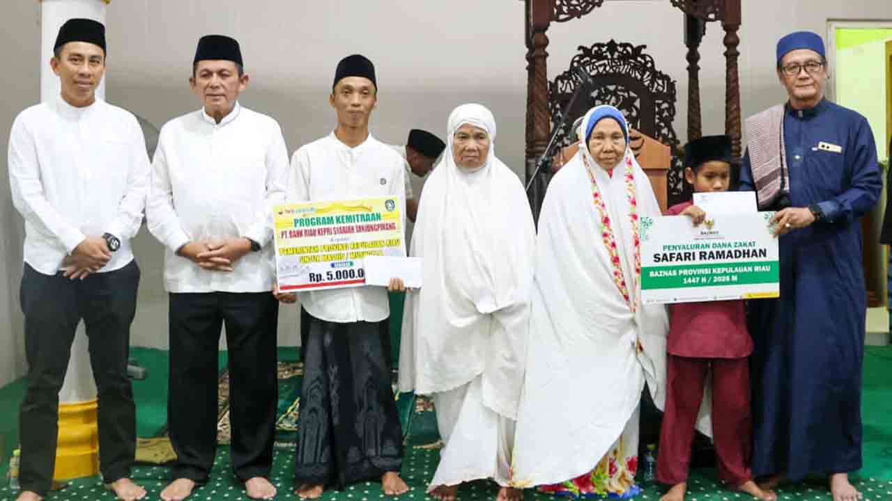 Safari Ramadhan Gubernur Kepri Ansar Ahmad di Masjid Al-Maghfiroh Tanjungpinang