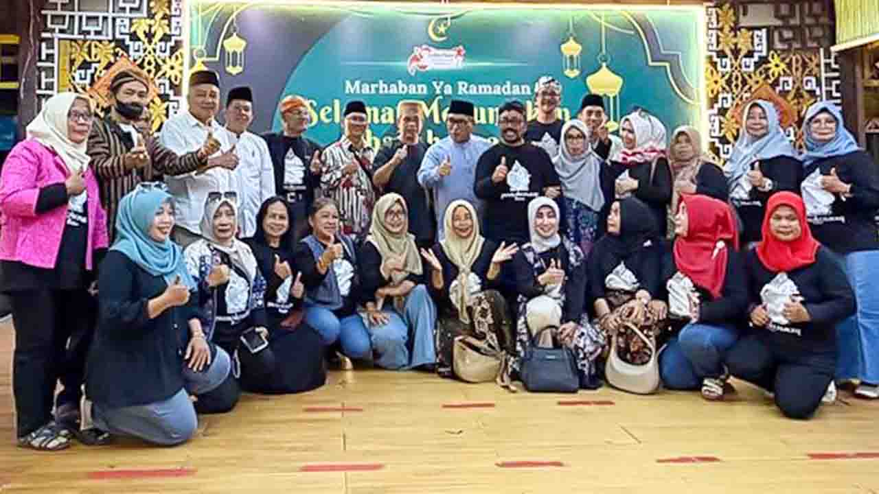 Wakil Gubernur Kepri, Nyanyang Haris Pratamura, bersama Paguyuban Punokawan Batam