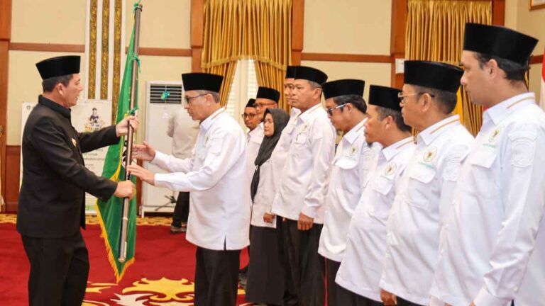 Ansar Ahmad Lantik HZ Dadang AG sebagai Ketua BWI Kepri 2026–2029, Wakaf Didorong Jadi Gaya Hidup Masyarakat
